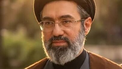 رمز یک تمجید خاص رهبر انقلاب