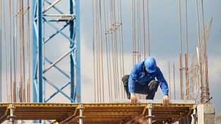 تمدید خودکار اعتبار پروانه‌های اشتغال به کار مهندسی تا پایان شهریور ۱۴۰۵