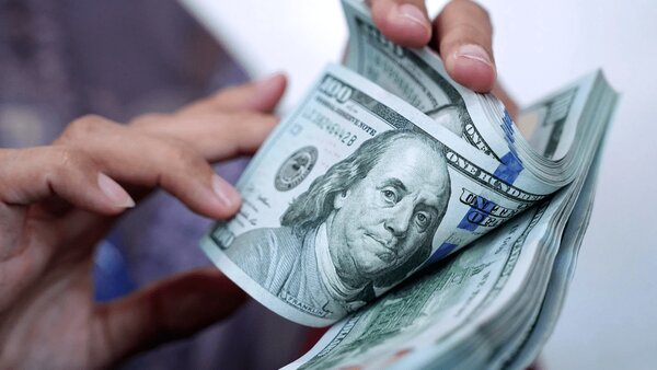 پیش بینی قیمت دلار فردا شنبه ۲ آبان ۱۴۰۵ | دلار در مسیر صعودی می‌ماند؟