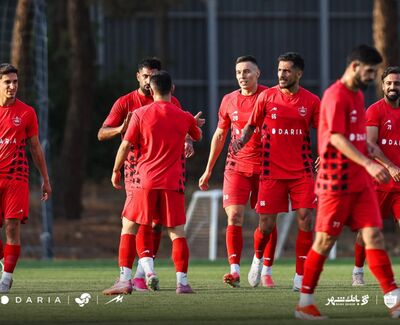 توضیح پرسپولیس درباره ترک نیمکت ارونوف؛ ستاره ازبکستانی قهر نکرده بود