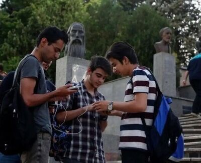 بررسی روانشناختی تفاوت‌های هویتی نسل زد و آلفا در عصر دیجیتال

