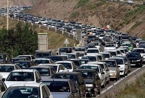 آخرین وضعیت جاده‌های کشور؛ ترافیک سنگین در آزادراه قزوین–کرج–تهران
