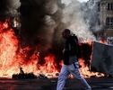 دفتر گردشگری لیون فرانسه به آتش کشیده شد + فیلم