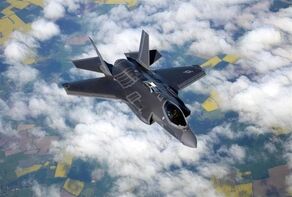 F-35 آمریکایی زیر رصد پدافند ایران؛ فرود اضطراری در عربستان
