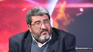 هشدار فواد ایزدی درباره احتمال استفاده آمریکا از سلاح هسته‌ای علیه ایران