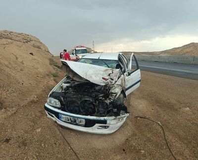 تصادف مرگبار پژو ۴۰۵ با تریلی؛ ۳ عضو یک خانواده جان باختند