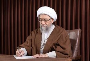 تأکید آملی لاریجانی بر لزوم وحدت برای عبور از موانع و رسیدن به قله‌های افتخار