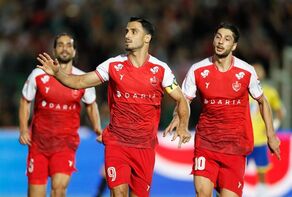 پرسپولیس با درخشش بیفوما و ارونوف به صدر نزدیک‌تر شد