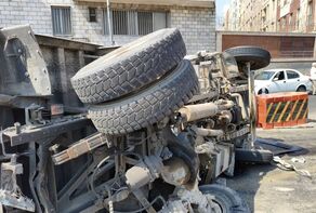 کامیونت به ۱۱ خودرو کوبید؛ تصادف زنجیره‌ای در یادگار امام