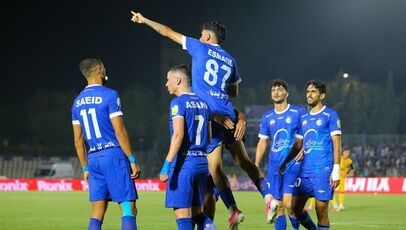 استقلال، سپاهان را هم از پیش‌رو برداشت؛ صدرنشینی آبی‌ها با سومین برد پیاپی