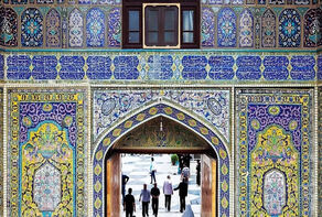 شعارهای تفرقه‌افکن در حرم رضوی؛ وقتی اختلافات سیاسی به حریم وحدت ملی کشیده می‌شود