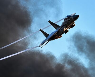 اولین تصاویر از بقایای جنگنده F-15 آمریکا پس از انهدام توسط پدافند ایران + فیلم