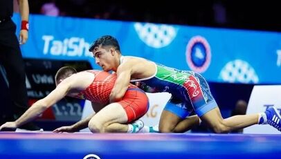 نتایج کشتی آزاد قهرمانی جهان امروز جمعه ۸ آبان؛ صعود زارع و احمد جوان به نیمه نهایی 