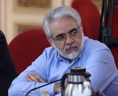  رهبر شهید برای برکناری پاک‌نژاد با رئیس‌جمهور صحبت کرد