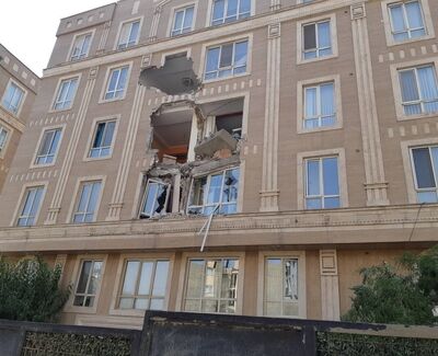 سقوط تاورکرین در خیابان پیامبر شرقی؛ خسارت به ۵ واحد مسکونی و ۹ خودرو


